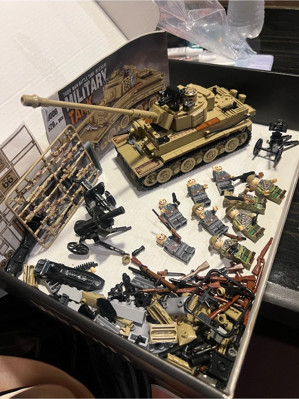 Military Tiger Main Battle Tank building block set, model G6006.